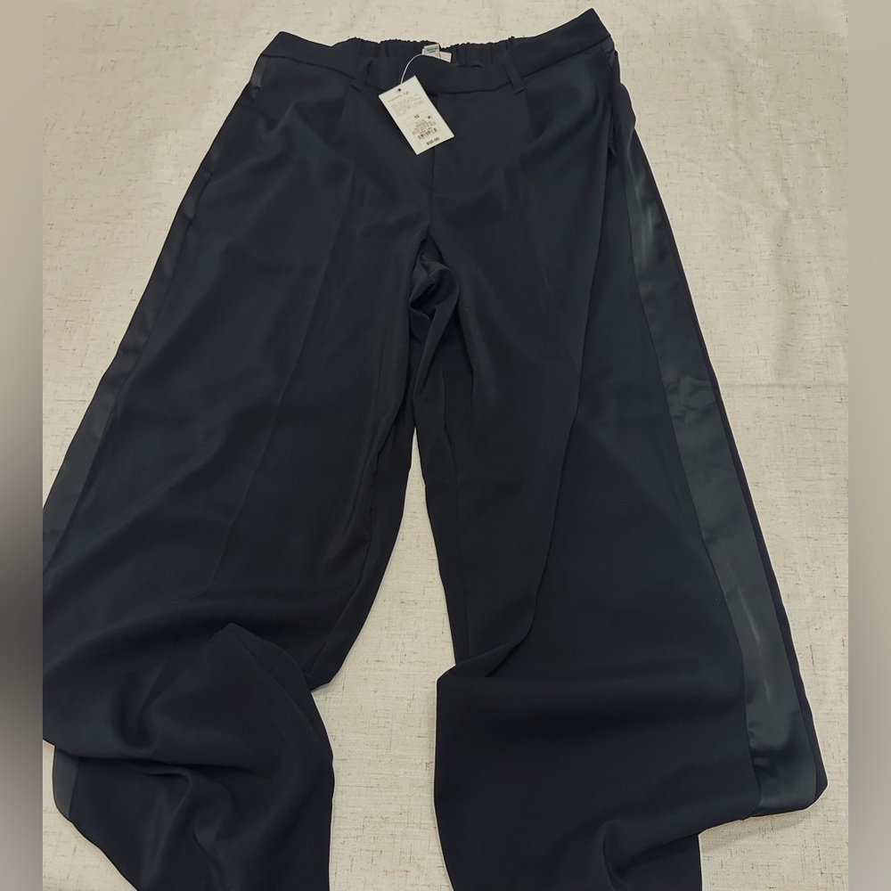 A New Day Elegant Black Apparel - Picture 5 of 14